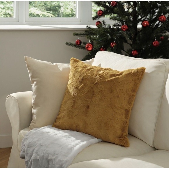 IKEA SPÖKSÄCKMAL SPOKSACKMAL Cushion Cover, Yellow Fur, 20"x20" (705.666.17) NEW - Picture 2 of 4